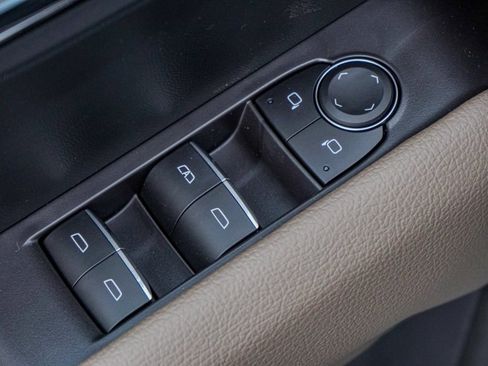 New 2026 GMC Canyon Denali image 18