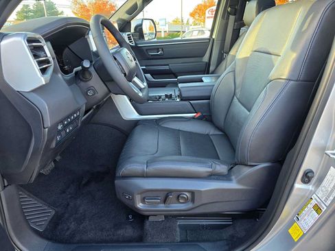 Used 2025 Toyota Sequoia Platinum AWD/4WD image 25