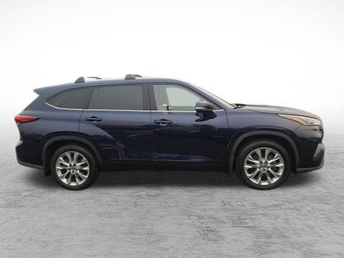 Used 2022 Toyota Highlander Limited AWD/4WD image 4