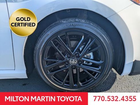 Used 2025 Toyota Camry SE image 11