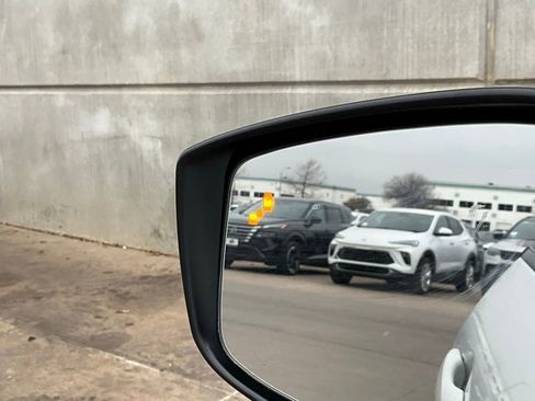 Used 2025 Nissan Versa SV image 19