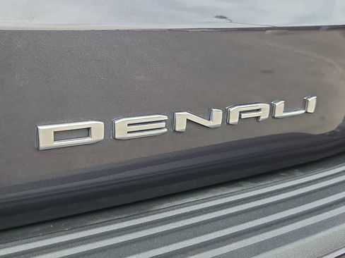 Used 2024 GMC Yukon XL Denali Ultimate AWD/4WD image 11