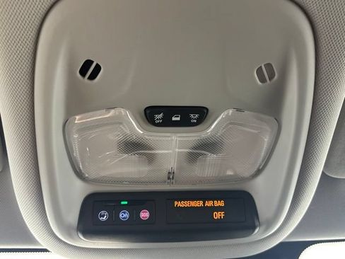 Used 2023 Chevrolet TrailBlazer LT w/ Convenience Package FWD image 10