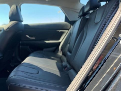 Certified 2023 Hyundai Elantra Limited FWD image 20