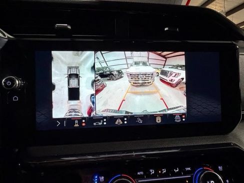 Used 2024 GMC Sierra 2500 AT4 w/ Technology Package AWD/4WD image 19