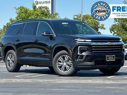 Used 2025 Chevrolet Traverse LT