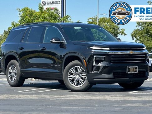 Used 2025 Chevrolet Traverse LT AWD/4WD image 1