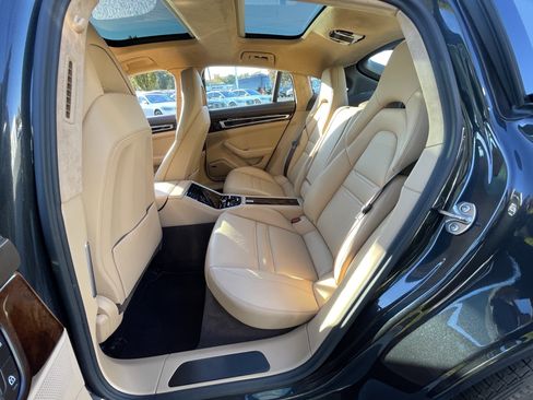 Used 2023 Porsche Panamera GTS image 32