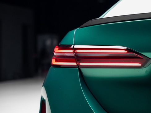 Used 2025 BMW M5 w/ Carbon Package image 29