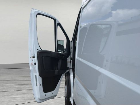 Used 2026 RAM ProMaster 2500 w/ Convenience Group FWD image 13