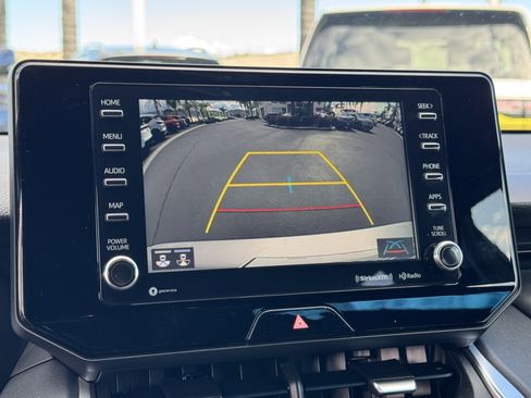 Used 2021 Toyota Venza XLE image 27