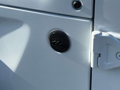 New 2026 Jeep Gladiator Sport image 8