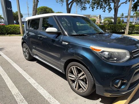 Used 2018 Kia Soul + FWD image 2