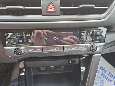 Certified 2024 Kia Seltos EX AWD/4WD image 19