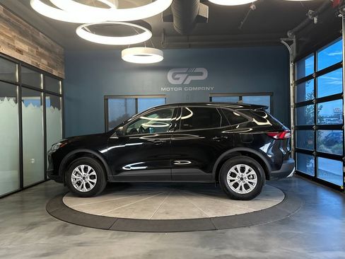 Used 2025 Ford Escape Active w/ Cold Weather Package AWD/4WD image 6