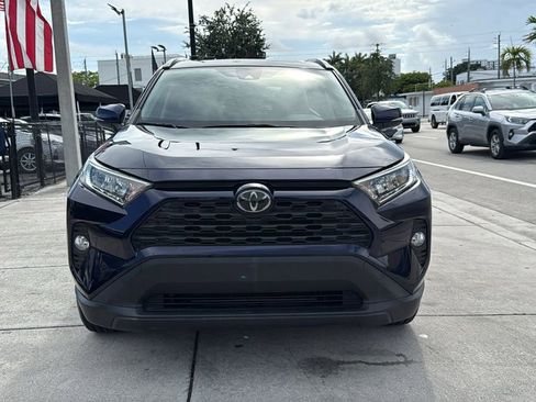 Used 2019 Toyota RAV4 XLE Premium FWD image 18