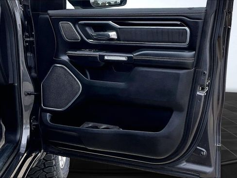 Used 2019 RAM 1500 Laramie image 24