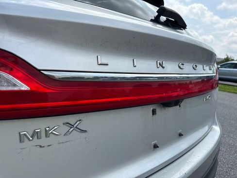 Used 2016 Lincoln MKX Reserve w/ Climate Package AWD/4WD image 13
