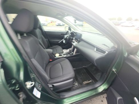Used 2022 Toyota Corolla Cross LE AWD/4WD image 32