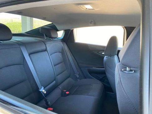 Used 2018 Chevrolet Malibu LT w/ LPO, Convenience Package 2 FWD image 6