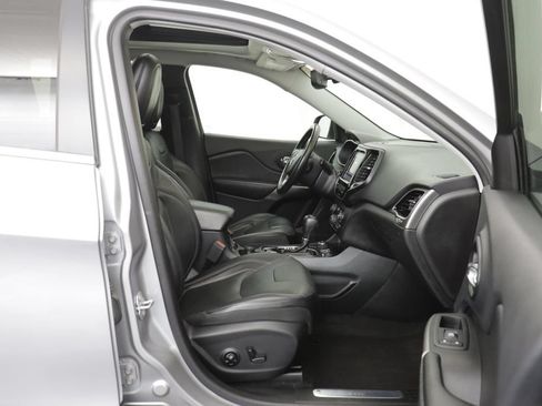 Used 2019 Jeep Cherokee Limited AWD/4WD image 18
