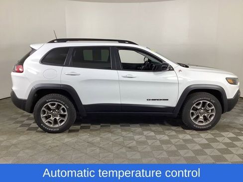 Used 2023 Jeep Cherokee Trailhawk image 9