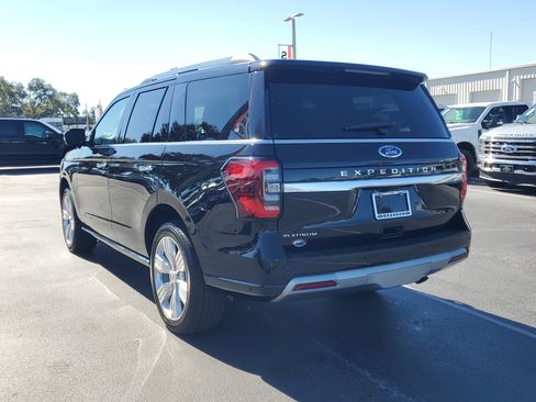 Used 2024 Ford Expedition Platinum image 7