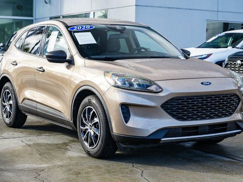 Used 2020 Ford Escape S image 3