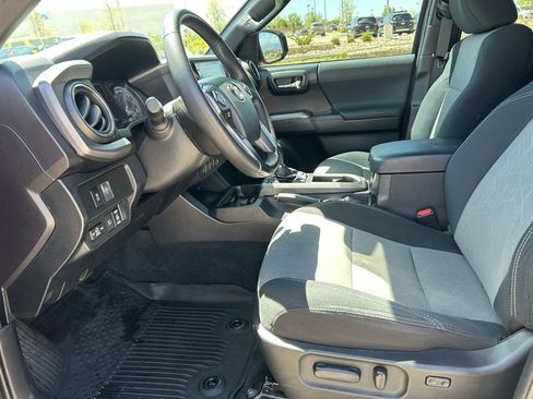 Used 2020 Toyota Tacoma TRD Off-Road w/ Technology Package AWD/4WD image 22