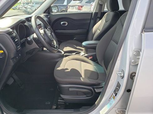 Used 2016 Kia Soul FWD image 10