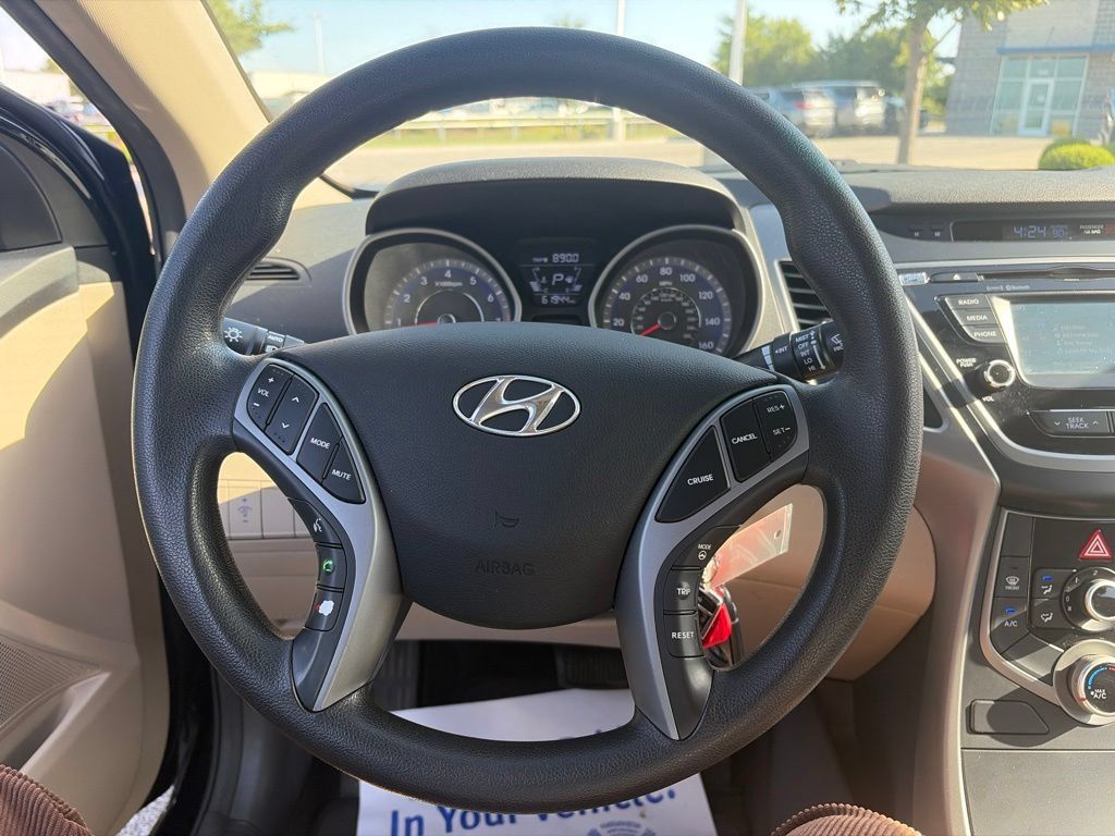Used 2015 Hyundai Elantra SE w/ Option Group 02 FWD image 7