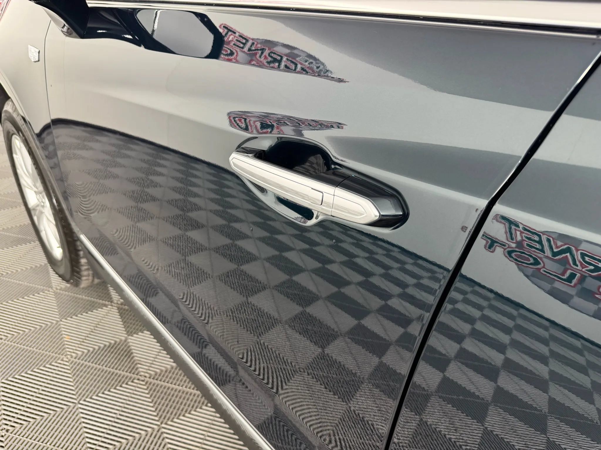 Used 2025 Cadillac XT5 Luxury w/ LPO, Floor Liner Package AWD/4WD image 24
