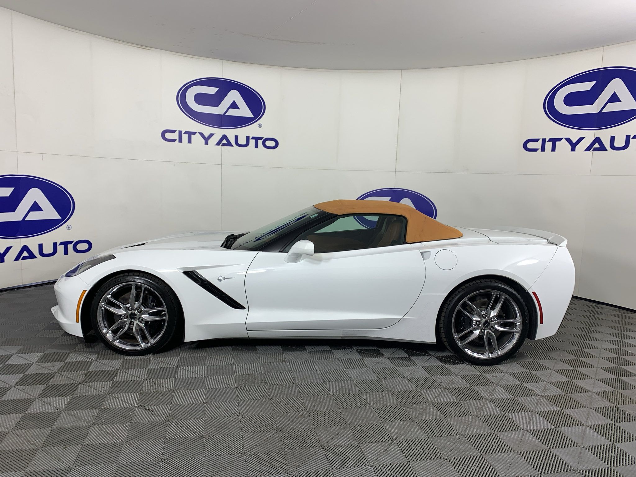 Used 2014 Chevrolet Corvette Stingray Convertible w/ 3LT Preferred Equipment Group RWD image 6