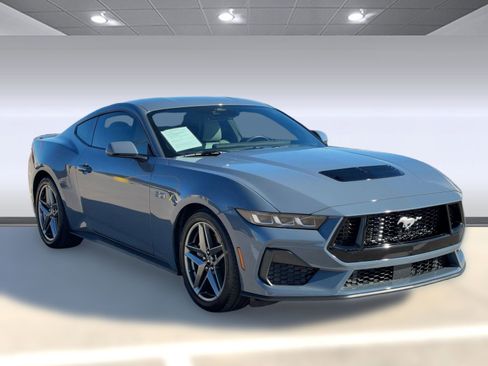 Used 2024 Ford Mustang GT Premium image 6