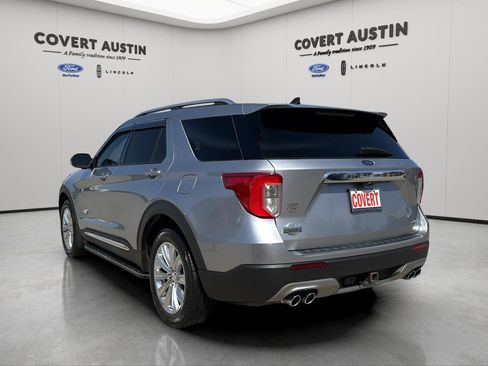 Used 2022 Ford Explorer King Ranch w/ Premium Technology Package image 3