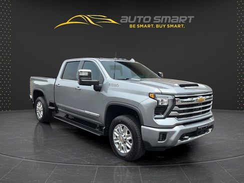 Used 2024 Chevrolet Silverado 2500 High Country w/ High Country Premium Package AWD/4WD image 7