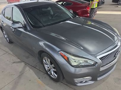 Used 2018 INFINITI Q70 Luxe