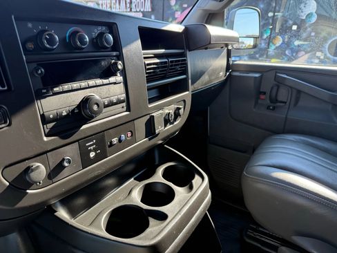 Used 2022 GMC Savana 2500 Regular Van 3D w/ Communications Package image 30