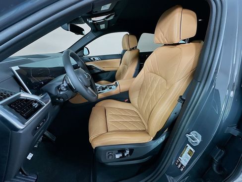 New 2026 BMW X6 xDrive40i w/ Climate Comfort Package image 16