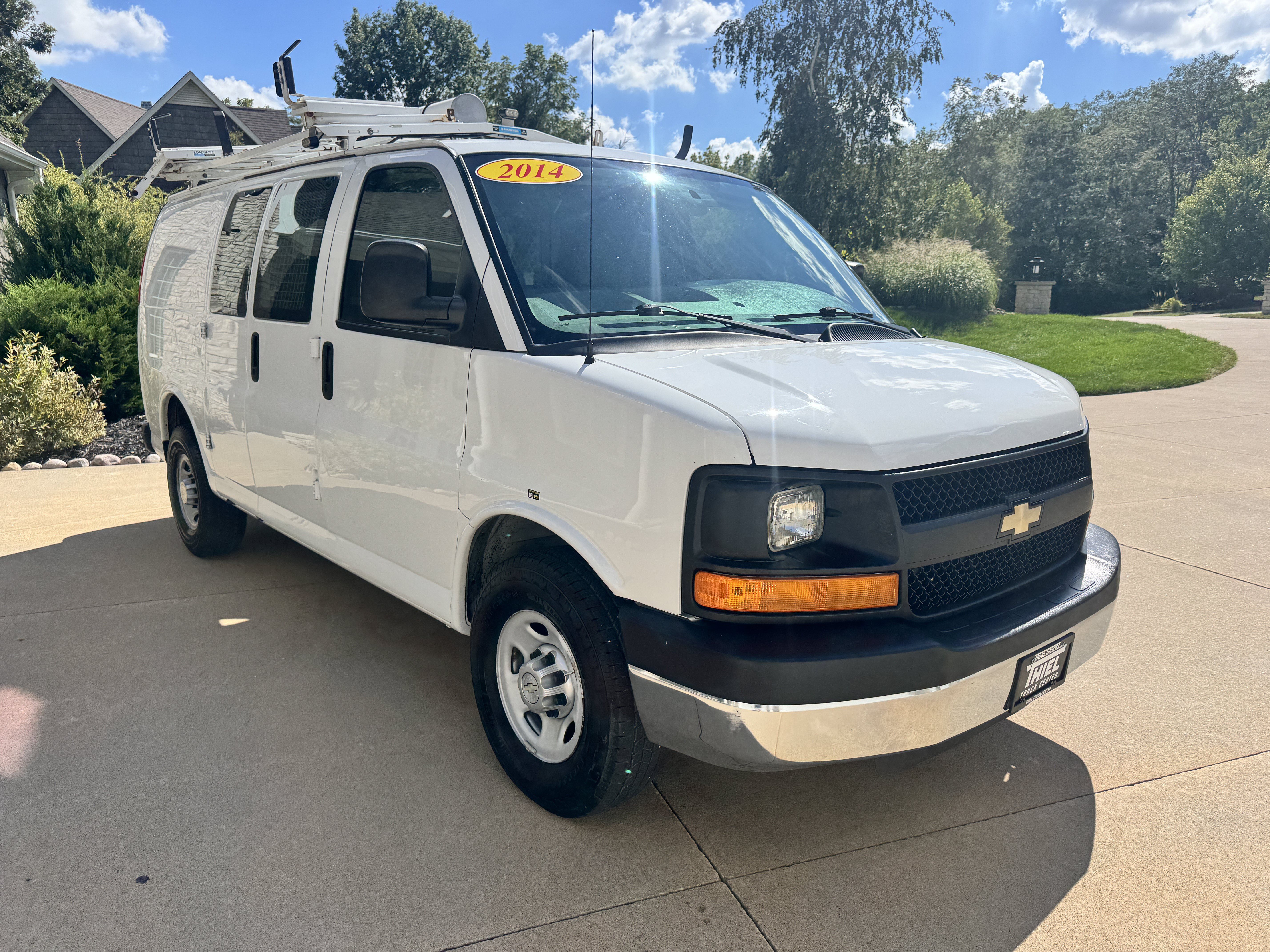 Used 2014 Chevrolet Express 2500 RWD image 9