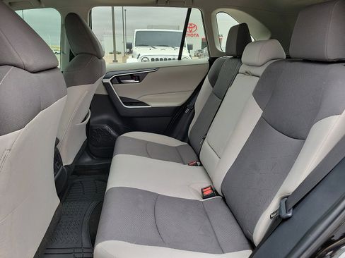 Used 2025 Toyota RAV4 XLE w/ Convenience Package FWD image 8