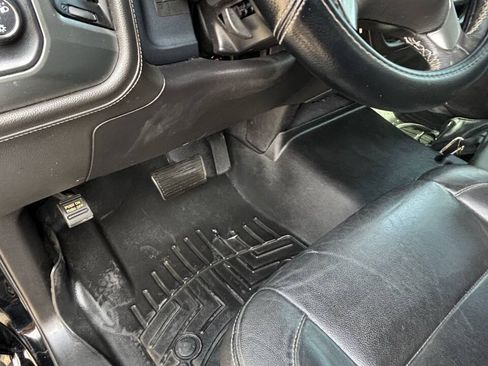 Used 2019 Chevrolet Silverado 2500 LTZ w/ Duramax Plus Package AWD/4WD image 28