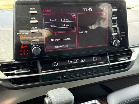 Used 2023 Toyota Sienna LE FWD image 21