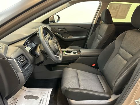 Certified 2024 Nissan Rogue SV image 4