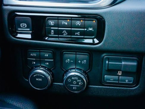 New 2026 GMC Yukon XL Denali w/ Denali Reserve Package image 20