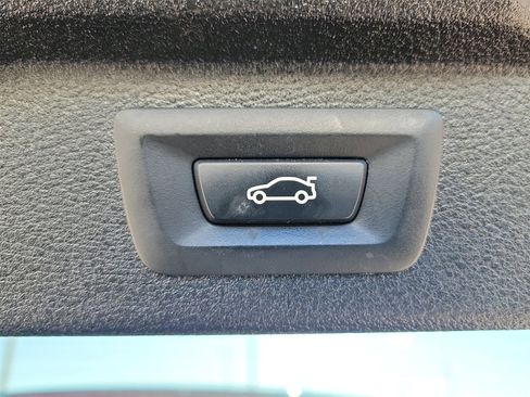 Used 2017 BMW X5 xDrive40e image 10