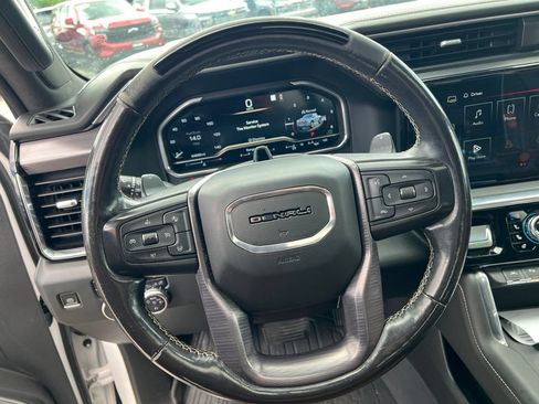 Used 2022 GMC Sierra 1500 Denali Ultimate AWD/4WD image 9