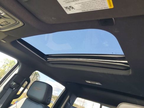 Used 2024 Chevrolet Silverado 2500 High Country w/ Technology Package image 10