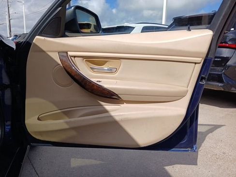 Used 2016 BMW 320i Sedan image 15