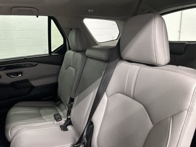 Certified 2025 Honda Pilot Touring image 14